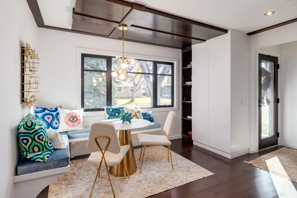 Front entry way with mixed metals and textures